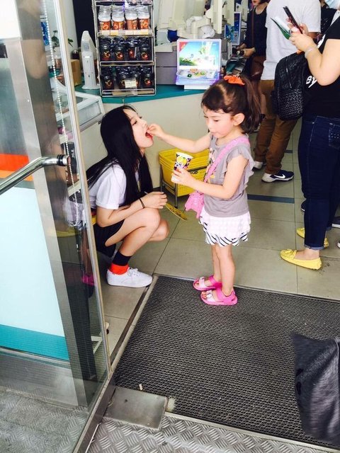 [트와이스] 아니 글쎄 아기만 보면 환장하는 처자가 있다고 해요 | 인스티즈