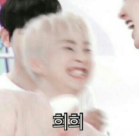 뫔스퉈치에서 럭키 나온다