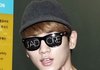 특이한 선글라스 쓴 아이돌들