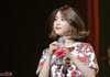 이제 막 꽃으로 조련하는 아이유