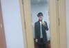 어떤 옷 스타일을 더 선호하시나요?