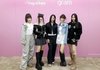뉴진스 핑크핑크한 엘지그램 단체사진