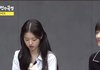 원영 이 머리 어케함? 반묶음 같은데