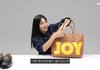누가 봐도 조이 꺼"…'크러쉬' 조이, 명품T사의 생일선물은 'JOY' 새겨진 가방