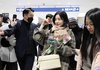 철통경호받으며 입국한 아이린
