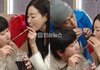김사랑 SNL에서 빨대로 돌려마시는 장면 봄? 신동엽 입→김사랑→김원훈 입 이렇게 가던데 좀 그렇긴했음