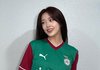 안유진, '유니폼'부터 문제? 시축 어땠길래 온라인에서 '난리' 나…