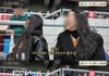'강타' 정유미, 축구장서 포착…꼬마팬과 '찰칵'