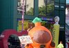 홍대에서 팬이 빌리 컴백 홍보 하고 있대ㅋㅋㅋ