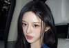 아일릿 민주는 웃지 않을 때가 더 예쁜 것 같아