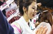 두산베어스 vs 넥센 경기중에 한복입고 응원한 여자 한복녀