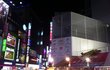[사진,영상有] 명동 한복판 뜬금없이 지붕 위에서 자는 솨람!!!!!!!!!ㅋㅋㅋ 