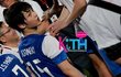 축구하다 땀범벅 된 송중기... 대박...