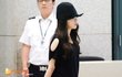 한치의 모공도 허용하지 않는 것 같은 아이유