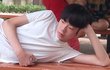 누가더잘생겻나요?? 외모배틀 빨리댓글해주세요