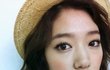 언니들!!!!!!!!!!!!박신혜 사진에서 이거 립스틱이랑 치크 뭔지 알아??제발ㅠㅠ