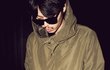 카키,검정 야상중에 어떤게 더 이쁜가요??