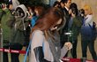 윤아 공항패션, 요상한 바지도 잘어울리네???