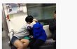 지하철에서 야동 찍을 기세.jpg