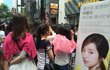 박신혜가 명동에 나타났어요~ 마몽드 플라워 클래스에서 팬사인회한 박신혜 :> 