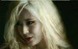  이번 크리스탈 컨셉인듯 (금발)