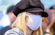   입국 크리스탈 자꾸 얼굴은 왜 가려???