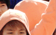 백현이 훑는데 이분 누구에요?
