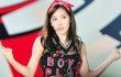  탱크탑 태연.. 몸매 좋음..