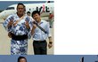 스모선수 29명이 탄 비행기