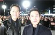 이정재 옆에서도 자체발광 신하균 잘생김