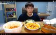 +아이돌 사진 올리고 욕해보라한 밴쯔 (feat. 엑소 시우민)