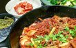 요리를 사랑하는 두 아이의 엄마
