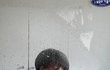 상체탈의한 셀카 삭제했나 본데