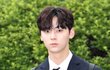 근데 확실히 황민현