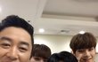 엥 황민현 손 뭐야?