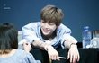 팬한테 꿀떨어지는 아이돌 사진 있는사람 ㅠㅠㅠㅠ