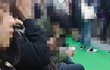 지하철에서 라면부셔먹는건 좀 아니지 않나요?