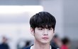 옹성우 정법 공항짤들 떴어