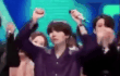 현재 음악중심 엔딩에서 무표정 해서 논란중인 방탄소년단 슈가