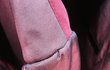 어깨가 넓어 옷 수선해 늘려입는 아이돌