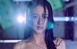 Lovesick girls 뮤직비디오 속에서 블랙핑크 지수 의 연기