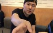 폰 줘봐