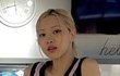 요즘 이런 옷이 유행인가봐?