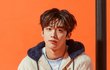 김요한 후드집업 vs 플리스 고민이야