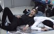 음방에서 돗자리 깔고 자는 아이돌