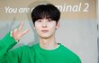 황민현 공항패션 봤어?? 진짜 잘생김
