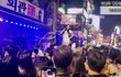 할로윈 간호사 코스프레도 있네 ㅋㅋㅋ