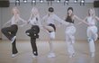 르세라핌이 아이들 따라하는듯ㅋ