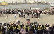 잘못된 통역이 불러일으킨 눈싸움 ㅋㅋㅋ