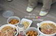 윈터가 에스파 댄서들한테 음식쏨